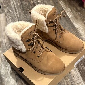 UGG Women's Brown Boots with Cream Fur Lining